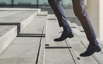 Advancing Your Career: 6 Strategies for Moving Up The Corporate Ladder